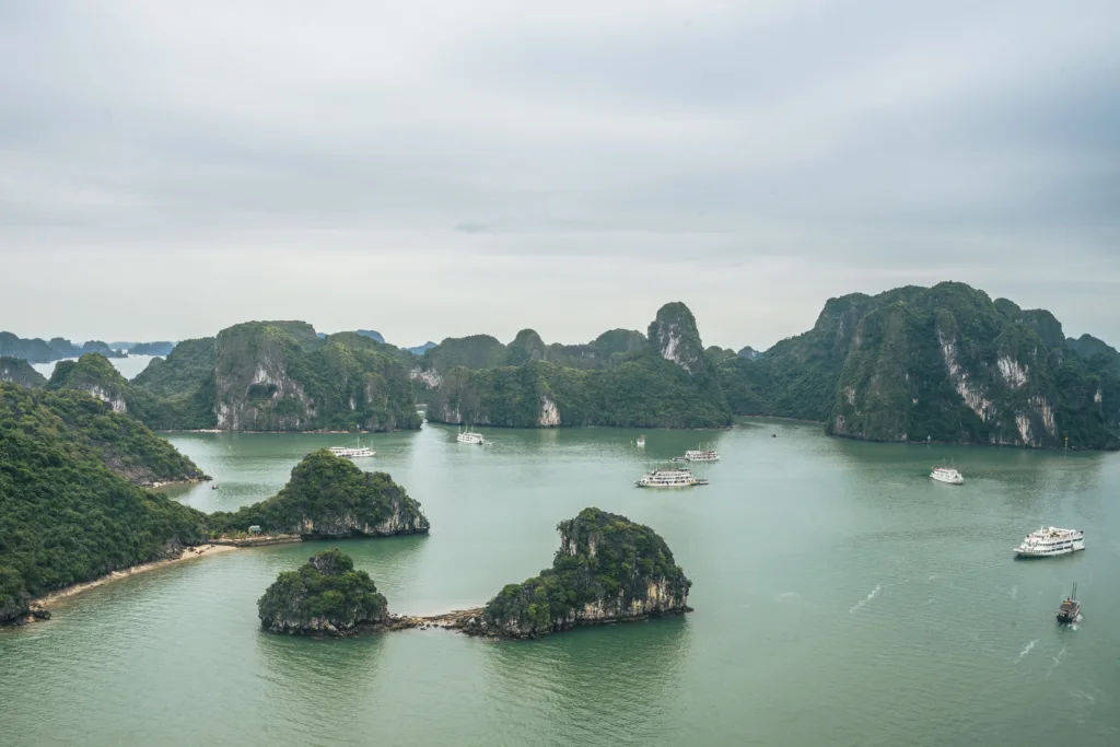 the beauty of unesco heritage site ha long bay