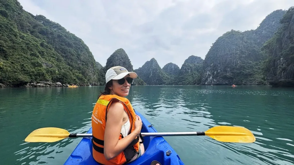 Haciendo kayak por Lan Ha en el tour por la bahía