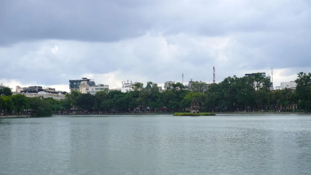 Lago Hoan Kiem en Hanoi